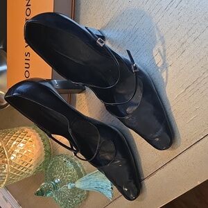AUTHENTIC 💯🔥Louis Vuitton Black Heels